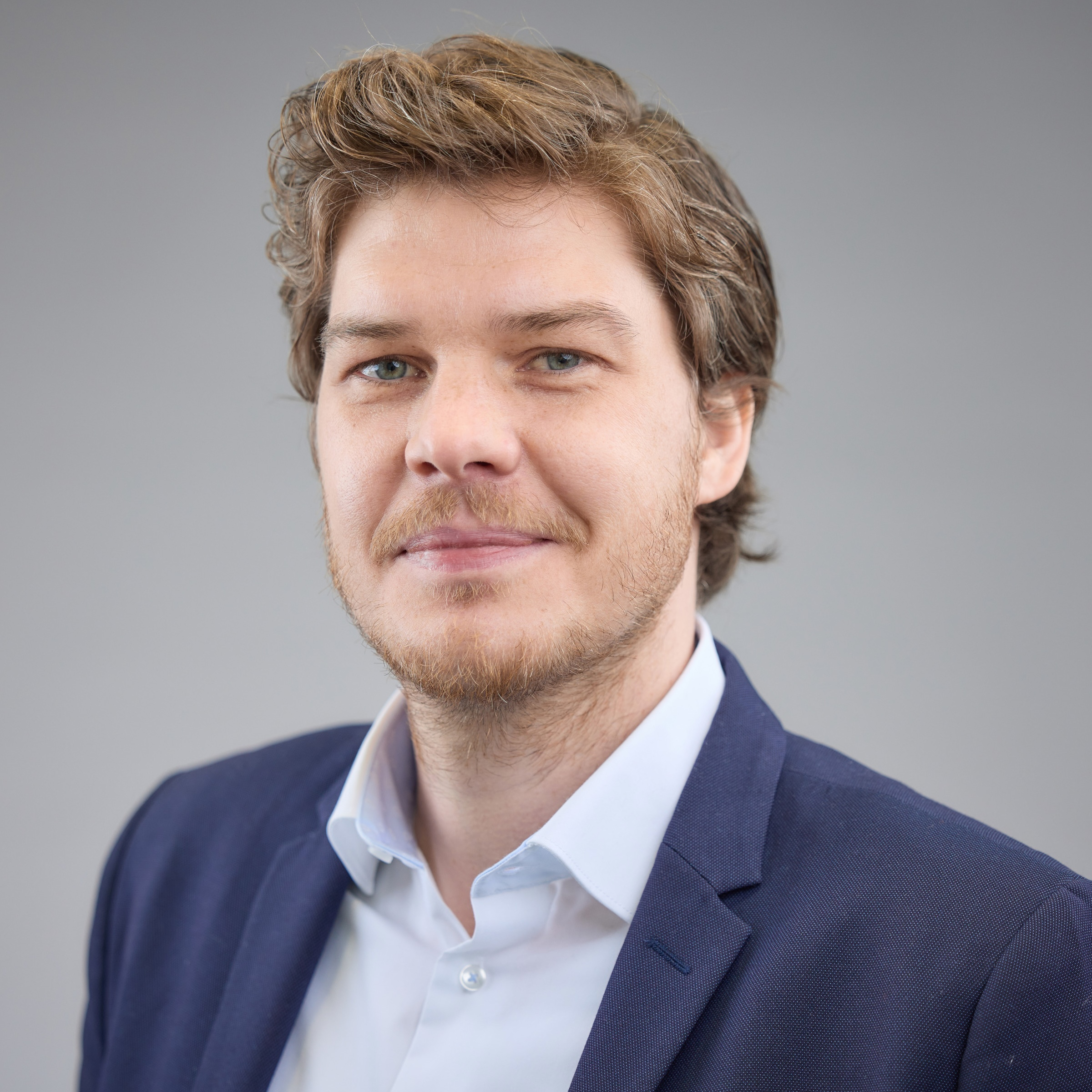 Headshot_Marius-Bartmann_Square